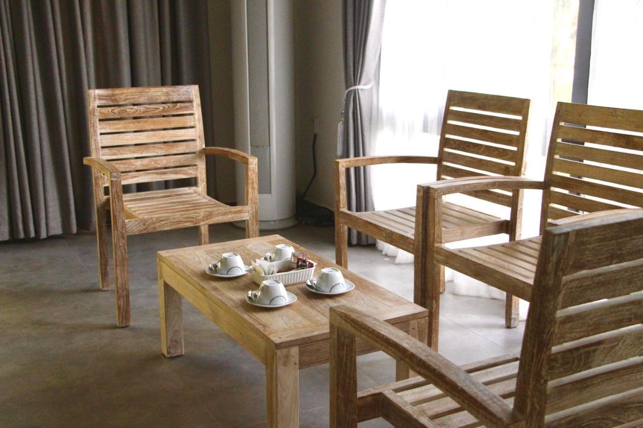 Nivadoo Resort Sigiriya Eksteriør billede Outdoor furniture